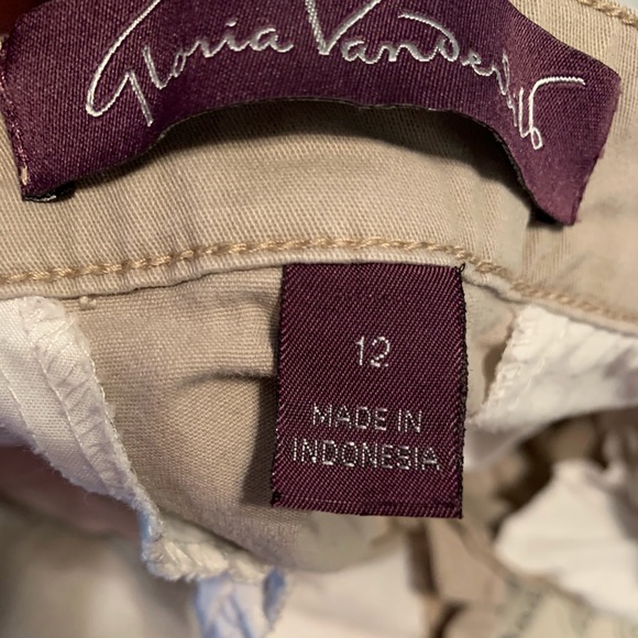 Donated Gloria Vanderbilt casual fit pants - Picture 5 of 8